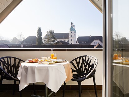 Mountainbike Urlaub - Verpflegung: Frühstück - Dom Suite mit Blick auf den Arlesheimer Dom - Hotel Gasthof zum Ochsen