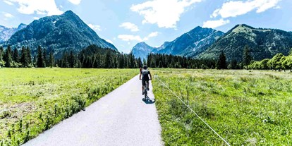 Mountainbike Urlaub - organisierter Transport zu Touren - Tirol - Alpenhotel Tyrol - 4* Adults Only Hotel am Achensee