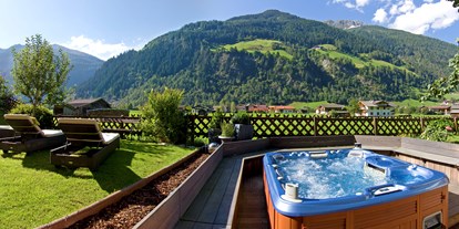 Mountainbike Urlaub - MTB-Region: AT - Stubaital - Tirol - Außenwhirlpool - Hotel Café Brunnenhof