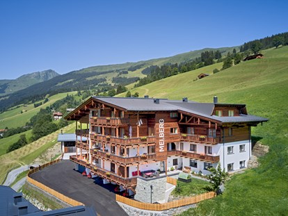 Mountainbike Urlaub - Kirchberg in Tirol - Außenansicht Appartementhaus Mei.Berg - Mei.Berg