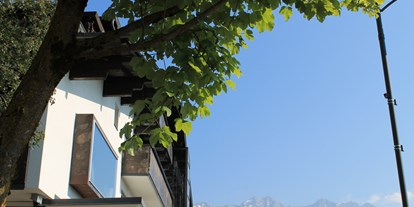 Mountainbike Urlaub - Bikeverleih beim Hotel: Zubehör - Tirol - Außenansicht Sommer - Alp Art Hotel