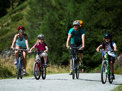 Mountainbike Urlaub - Wellnessbereich - Tirol - Familien Radfahren - Innergschlöß - Hotel Goldried