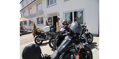 Mountainbike Urlaub - Hunde: hundefreundlich - Deutschland - Motorradausflug ins Paradies - Adam & Eva Gasthof Paradies in Vogt mit Hotel und Paradiesfestsaal