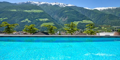 Mountainbike Urlaub - Schwimmen - Trentino-Südtirol - Solepool 34 °C auf dem Feldhof-Dach - Feldhof DolceVita Resort