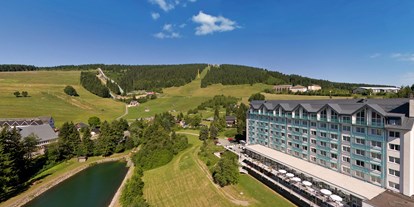 Mountainbike Urlaub - MTB-Region: DE - Oberwiesenthal in Sachsen - Deutschland - Das 4-Sterne Erwachsenenhotel Best Western Ahorn Hotel Oberwiesenthal im Sommer.  - Best Western Ahorn Hotel Oberwiesenthal - Adults only
