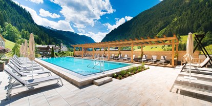 Mountainbike Urlaub - Pools: Außenpool beheizt - Tirol - Hotel Weisses Lamm