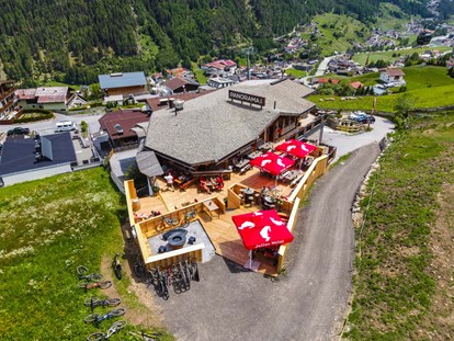 Mountainbike Urlaub - Parkplatz: kostenlos beim Hotel - Tirol - Direkt am Bike Trail - Grünwald Resort Sölden
