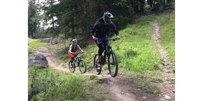 Mountainbike Urlaub - Bikeverleih beim Hotel: Mountainbikes - Tirol - "BikeART" im Naudererhof = just feel good! - Alpin ART & SPA Hotel Naudererhof