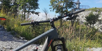 Mountainbike Urlaub - Fahrradraum: versperrbar - Tirol - Biketour zum Schloßkopf - Die Lilie - Hotel Garni