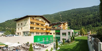 Mountainbike Urlaub - Schwimmen - Tirol - Außenansicht - Hotel Jägerhof