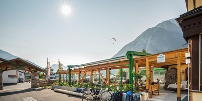 Mountainbike Urlaub - Umgebungsschwerpunkt: See - Tirol - Gastgarten - Hotel Jägerhof