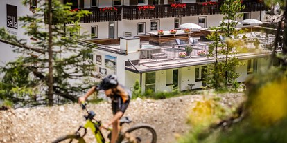 Mountainbike Urlaub - Ladestation Elektroauto - Trentino-Südtirol - Hotel Sella