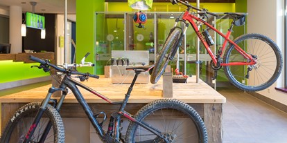 Mountainbike Urlaub - Fahrrad am Zimmer erlaubt - Deutschland - Werkbank - Explorer Hotel Berchtesgaden