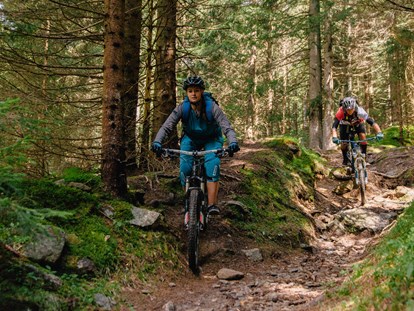 Mountainbike Urlaub - Garten - Kärnten - Downhill Trail  - Familien Sporthotel Brennseehof