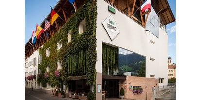 Mountainbike Urlaub - Parkplatz: gebührenpflichtig beim Hotel - Trentino-Südtirol - KRONE eat drink stay