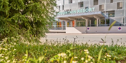Mountainbike Urlaub - Bikeverleih beim Hotel: E-Mountainbikes - Kärnten - Außenansicht - @pedagrafie - Arena Franz Ferdinand Nassfeld