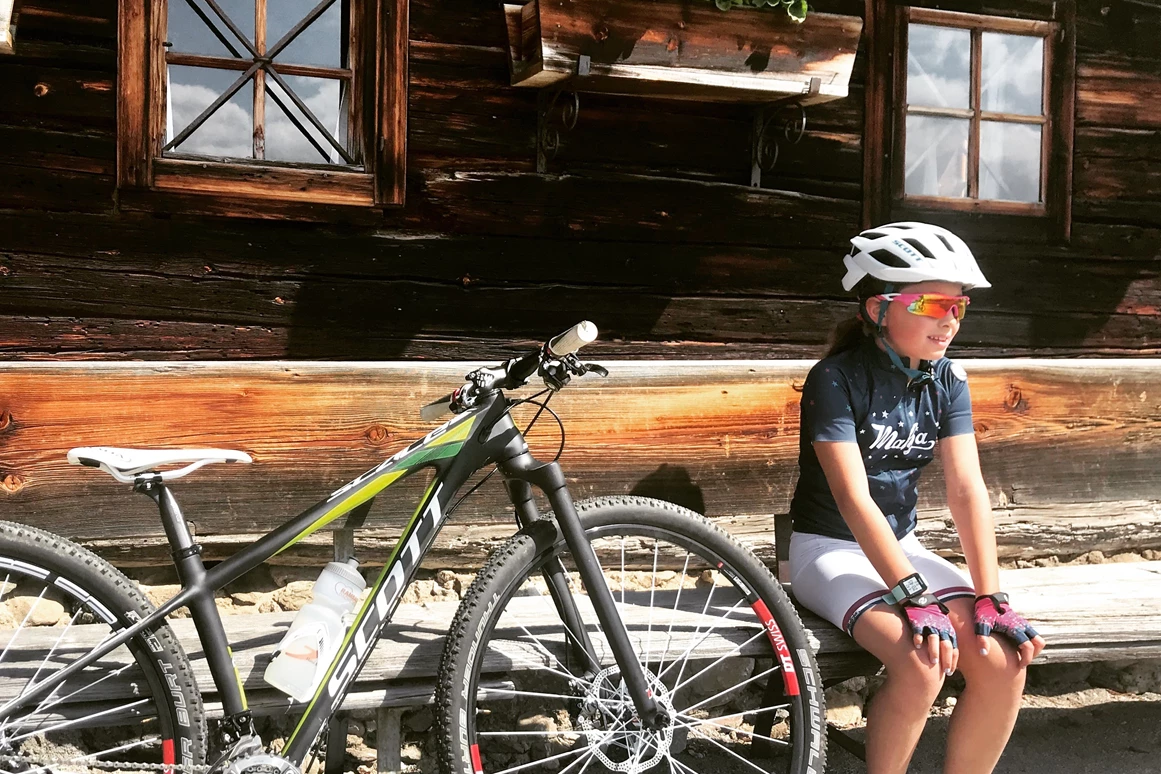 Mountainbikehotel: Als Bike Hotel wissen wir, was unsere sportlichen Gäste wollen und richten unsere Leistungen und Angebote danach aus. Entsprechend sportlich, leger und ungezwungen ist die Atmosphäre im Haus. Bikergerechte Ausstattung, Verpflegung und Beratung sind ebenso garantiert wie Tourenbesprechungen. - Hotel Annelies