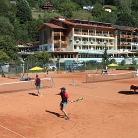 Mountainbikehotel: Tenniscourts beim Brennseehof - Familien Sporthotel Brennseehof