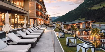 Mountainbike Urlaub - Hotel-Schwerpunkt: Mountainbike & Wellness - Pongau - Außenansicht Sommer - DAS EDELWEISS - Salzburg Mountain Resort