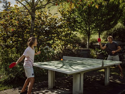 Mountainbike Urlaub - Kinderbetreuung - Pinzgau - Tischtennis im Garten - The RESI Apartments "mit Mehrwert"