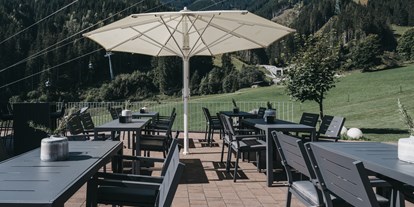 Mountainbike Urlaub - Parkplatz: gebührenpflichtig beim Hotel - St. Johann in Tirol - VAYA Zell am See