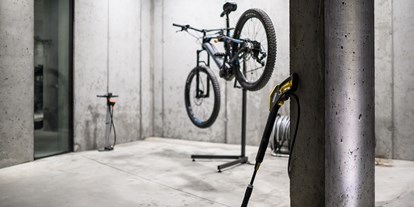Mountainbike Urlaub - Biketransport: öffentliche Verkehrsmittel - Partschins (Meran) - Design Hotel Tyrol