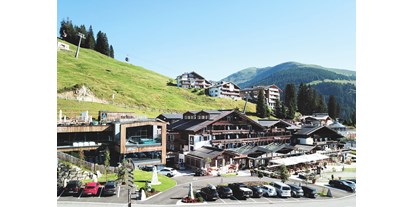 Mountainbike Urlaub - Reparaturservice - Mayrhofen (Mayrhofen) - Außenansicht | Sommer - MY ALPENWELT Resort****SUPERIOR