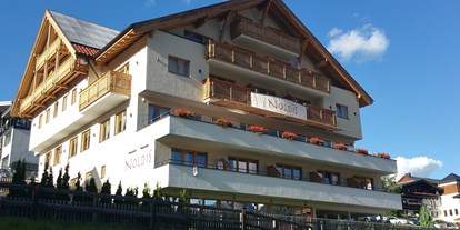 Mountainbike Urlaub - Parkplatz: kostenlos beim Hotel - Tirol - Hotel Noldis