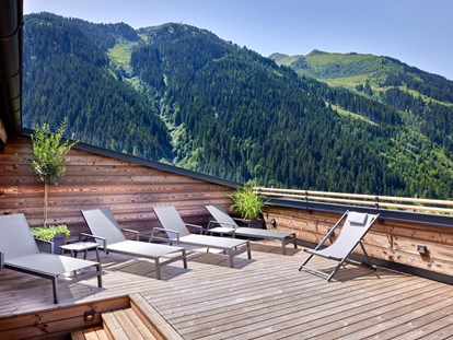Mountainbike Urlaub - Servicestation - Berchtesgaden - Dachterrasse mit Sonnenliegen - Mei.Berg