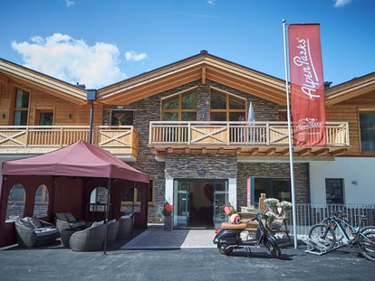 Mountainbike Urlaub - Bikeverleih beim Hotel: Mountainbikes - Ebbs - AlpenParks Hotel & Apartment Sonnleiten Saalbach