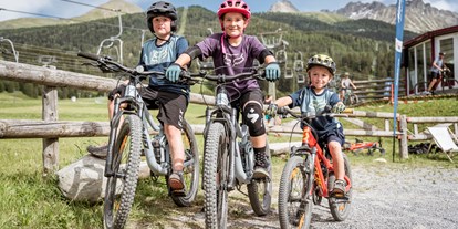 Mountainbike Urlaub - Hotel-Schwerpunkt: Mountainbike & Sparen - Engadin - Valrunzhof direkt am Seilbahncenter