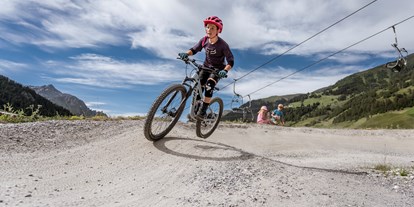 Mountainbike Urlaub - E-Bike Ladestation - Engadin - Valrunzhof direkt am Seilbahncenter