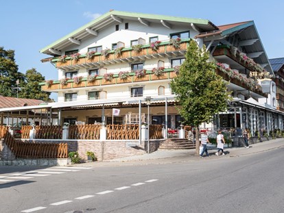 Mountainbike Urlaub - Hotel-Schwerpunkt: Mountainbike & Klettern - Oberstaufen - Haller´s Posthotel Außenansicht - Haller’s Posthotel