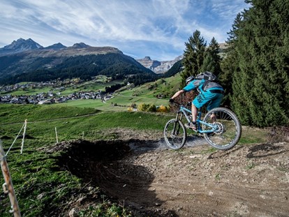 Mountainbike Urlaub - Biketransport: öffentliche Verkehrsmittel - Tschiertschen - Bike Trail Brigels - Adults Only Hotel Mulin 