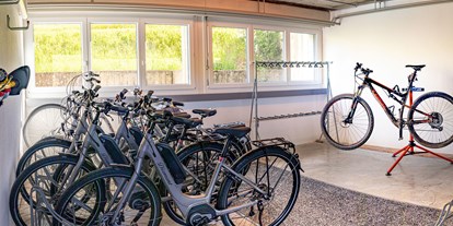 Mountainbike Urlaub - Parkplatz: gebührenpflichtig in Gehweite - Schwyz - Hotel Allegro Einsiedeln