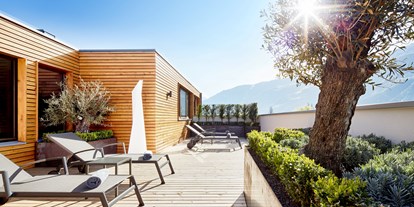Mountainbike Urlaub - Preisniveau: exklusiv - Trentino-Südtirol - Panoramaterrasse mit Kuschelliegen - Feldhof DolceVita Resort