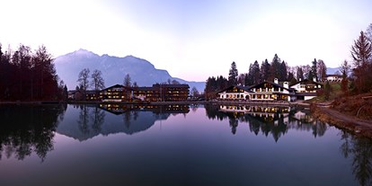 Mountainbike Urlaub - Sauna - Zugspitze - Panorama Bild: Riessersee Hotel und rechts das Café & Restaurant Seehaus. - Riessersee Hotel