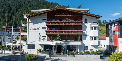 Mountainbike Urlaub - organisierter Transport zu Touren - Ischgl - Alpen-Comfort-Hotel Central