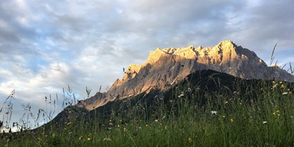 Mountainbike Urlaub - Umgebungsschwerpunkt: am Land - Tirol - Blick auf ie Zugspitze - Sporthotel Schönruh