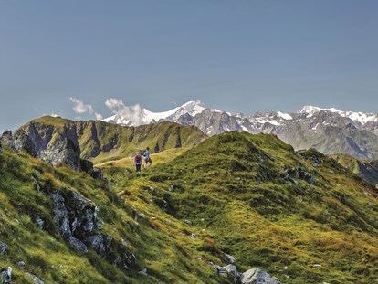 Mountainbike Urlaub - Parkplatz: kostenlos beim Hotel - Kirchberg in Tirol - Hotel DAS ZWÖLFERHAUS