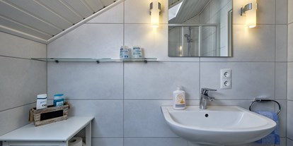 Mountainbike Urlaub - WLAN - Rodalben - Badezimmer Beispiel - Apartments & Landhotel Zum Storchennest