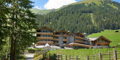 Mountainbike Urlaub - Fahrradwaschplatz - Götzens - Biken direkt vom Adler Inn aus - ADLER INN Tyrol Mountain Resort SUPERIOR