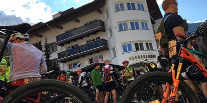 Mountainbike Urlaub - Parkplatz: kostenlos beim Hotel - Latsch (Trentino-Südtirol) - Alpin ART & SPA Hotel Naudererhof