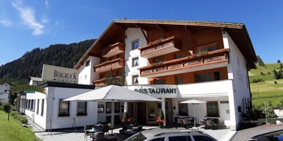 Mountainbike Urlaub - Hunde: auf Anfrage - Tiroler Oberland - Hoteleingang - Hotel Bergblick