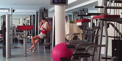 Mountainbike Urlaub - Fitnessraum - Bayern - Das große, professionell ausgestattete Fitness-Studio im Haus - Hotel Der Alpenhof