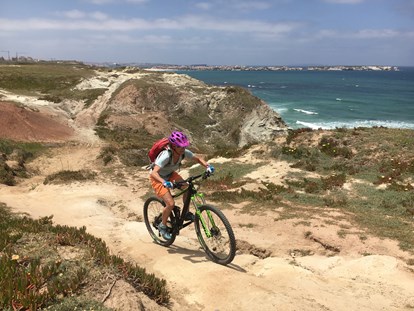 Mountainbike Urlaub - Fahrradraum: versperrbar - Portugal - Da Silva Bike Camp Portugal