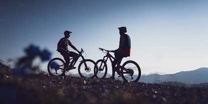 Mountainbike Urlaub - Biketransport: öffentliche Verkehrsmittel - Langwies (Arosa) - Evening Ride - Hotel Ochsen
