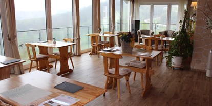 Mountainbike Urlaub - Umgebungsschwerpunkt: Berg - Sauerland - Frühstücksraum mit Aussicht - Landhotel Fernsicht***