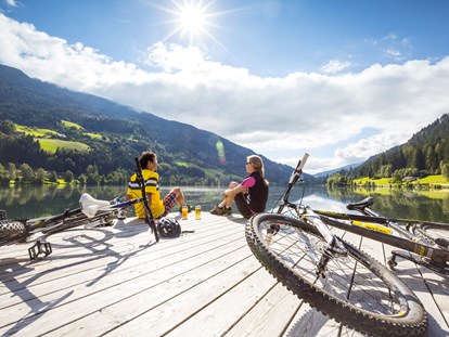 Mountainbike Urlaub - Wellnessbereich - Biken vom Berg zum See - Familien Sporthotel Brennseehof