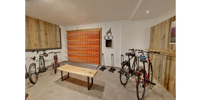 Mountainbike Urlaub - Sauna - Pongau - Die Räder und Mountainbikes finden Platz im absperrbaren Radraum - Hotel Stegerbräu Radstadt im Pongau